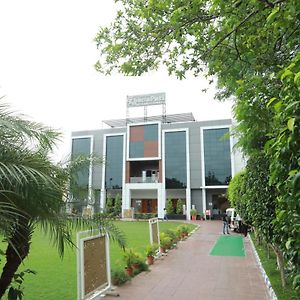 Hotel Shri Khedapati International